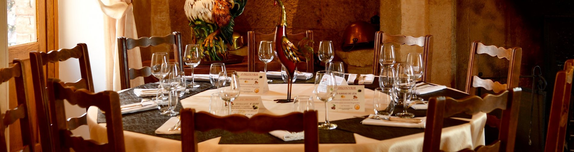 Table de l'auberge du Cheval Blanc